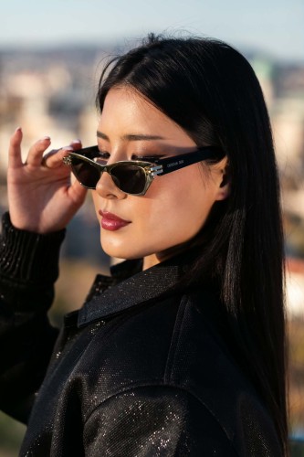 Dior CDIOR B3U - B0A0 D - 53 Napszemüvegek Arany,Fekete Cat Eye (Macskaszem)