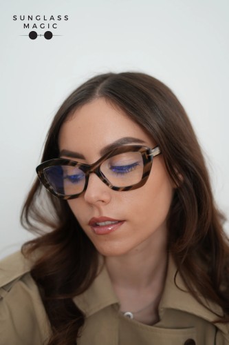 Tom Ford FT6044-B - 056 - 54 - KÉK-IBOLYA FÉNYT SZŰRŐ LENCSÉKKEL Optikai keretek Színes Havanna Cat Eye (Macskaszem)