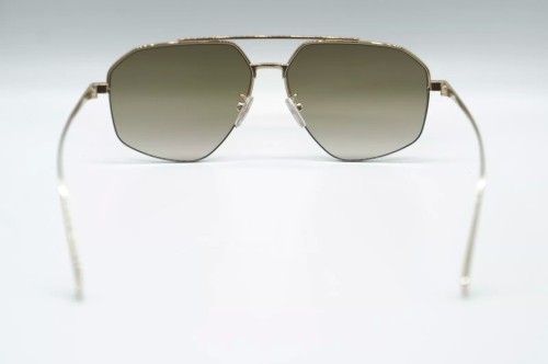 Fendi FE40062U - 10F - 56 Napszemüvegek Arany Pilóta (Aviator)