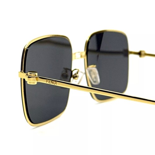 Fendi FE40123U - 30A - 55 Napszemüvegek Arany Szögletes