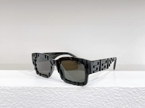 Fendi - Napszemüvegek - FE40104I - 01C - 50